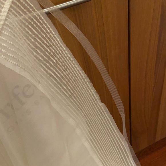 Isabelle Armstrong Kleinfields designer silk wedding dress - Picture 15 of 16